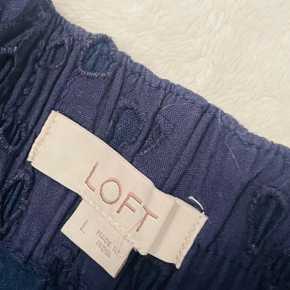 LOFT SHORTS - Picture 2 of 3